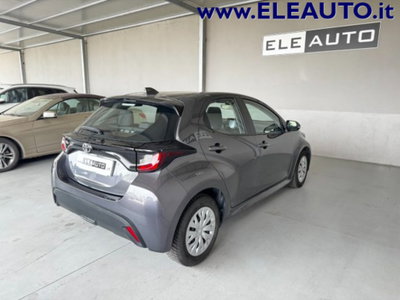 Toyota Yaris 1.0 5 porte Active (6)