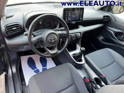 Toyota Yaris 1.0 5 porte Active (9)