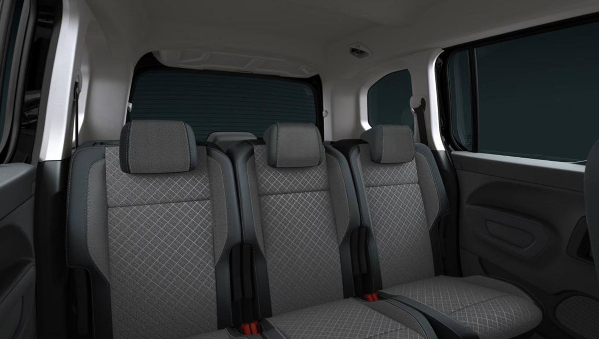 Opel Combo Furgone Cargo 1.5 Diesel 130CV S&S AT8 PL-DC 850kg (6)