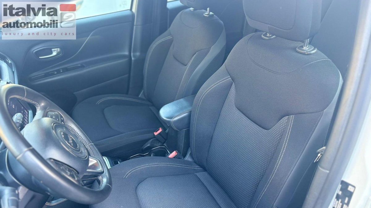 Jeep Renegade 1.3 T4 190CV PHEV 4xe AT6 Limited (16)