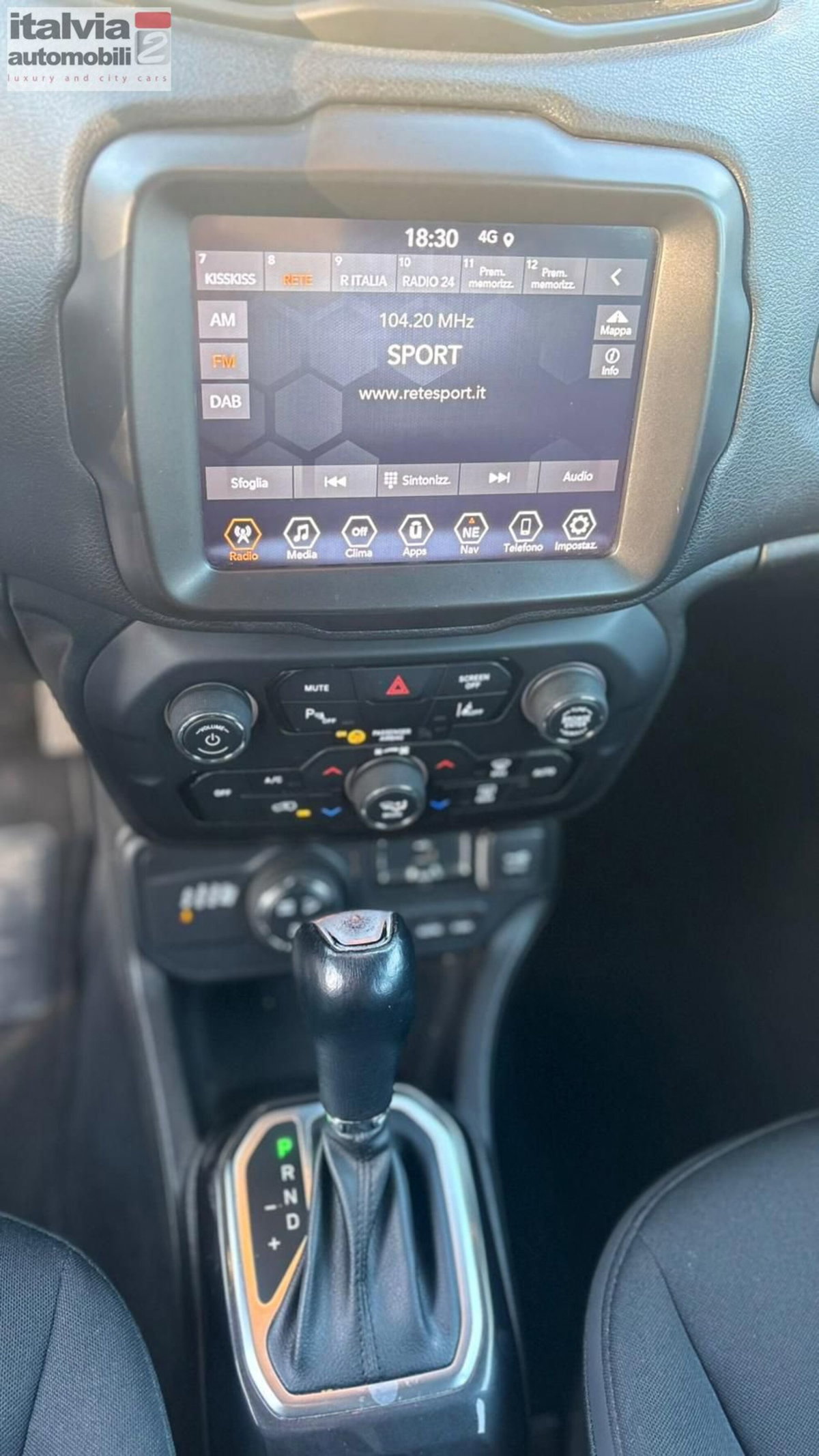 Jeep Renegade 1.3 T4 190CV PHEV 4xe AT6 Limited (19)