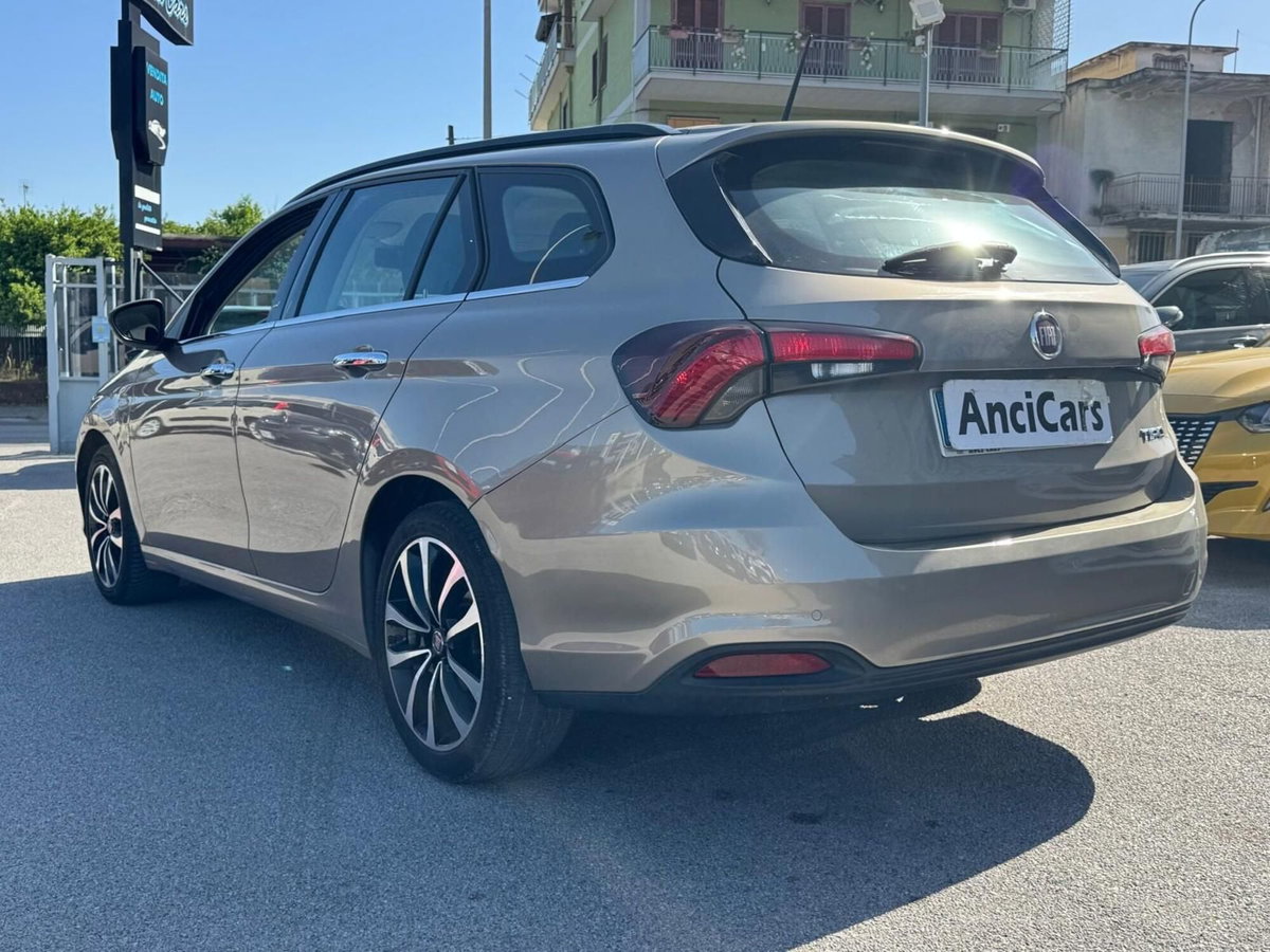 Fiat Tipo Station Wagon Tipo 1.4 T-Jet 120CV SW Lounge (14)