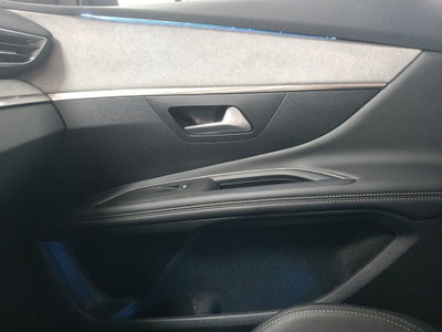 Peugeot 3008 BlueHDi 130 S&S EAT8 GT (12)