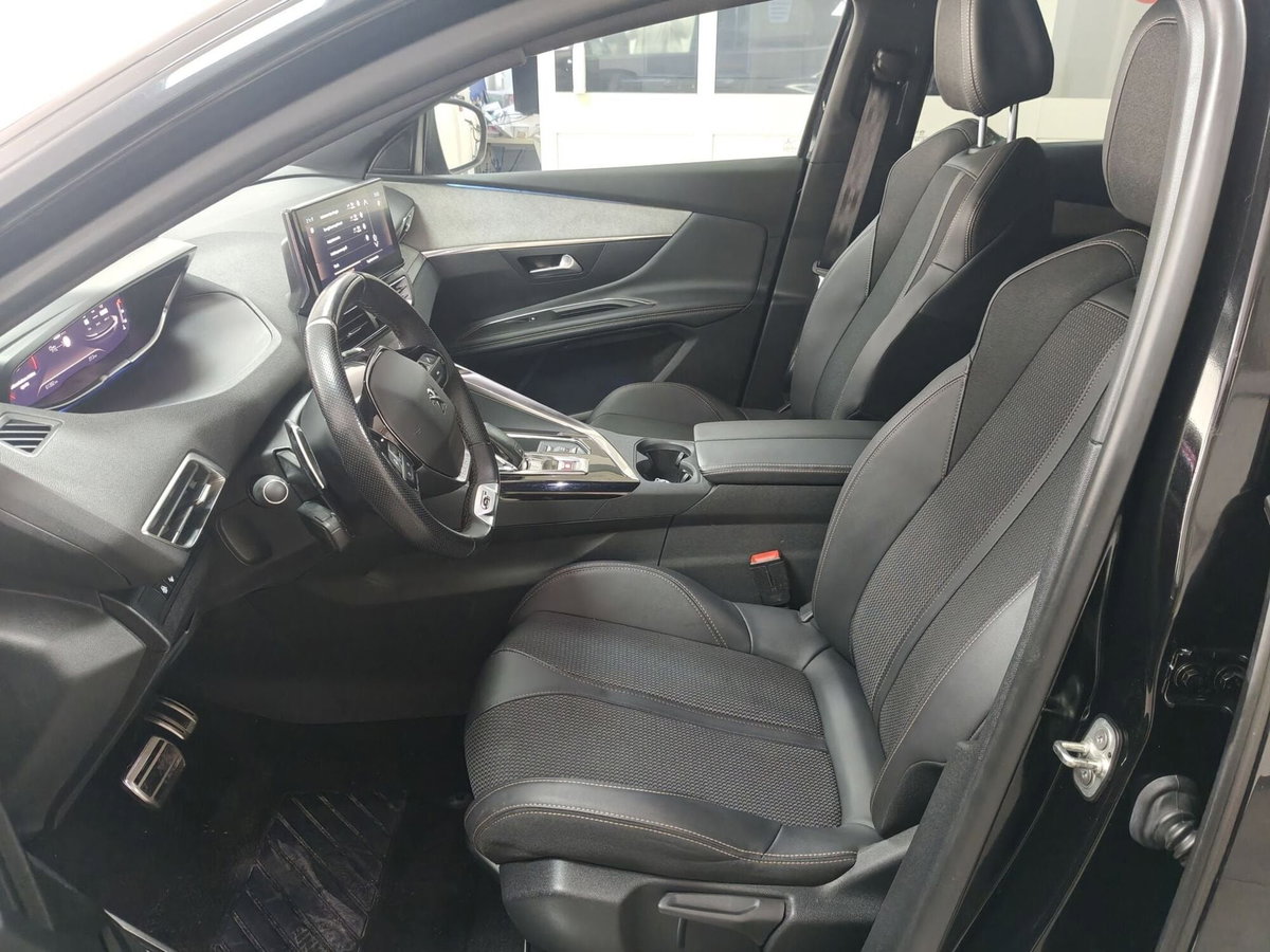 Peugeot 3008 BlueHDi 130 S&S EAT8 GT (20)