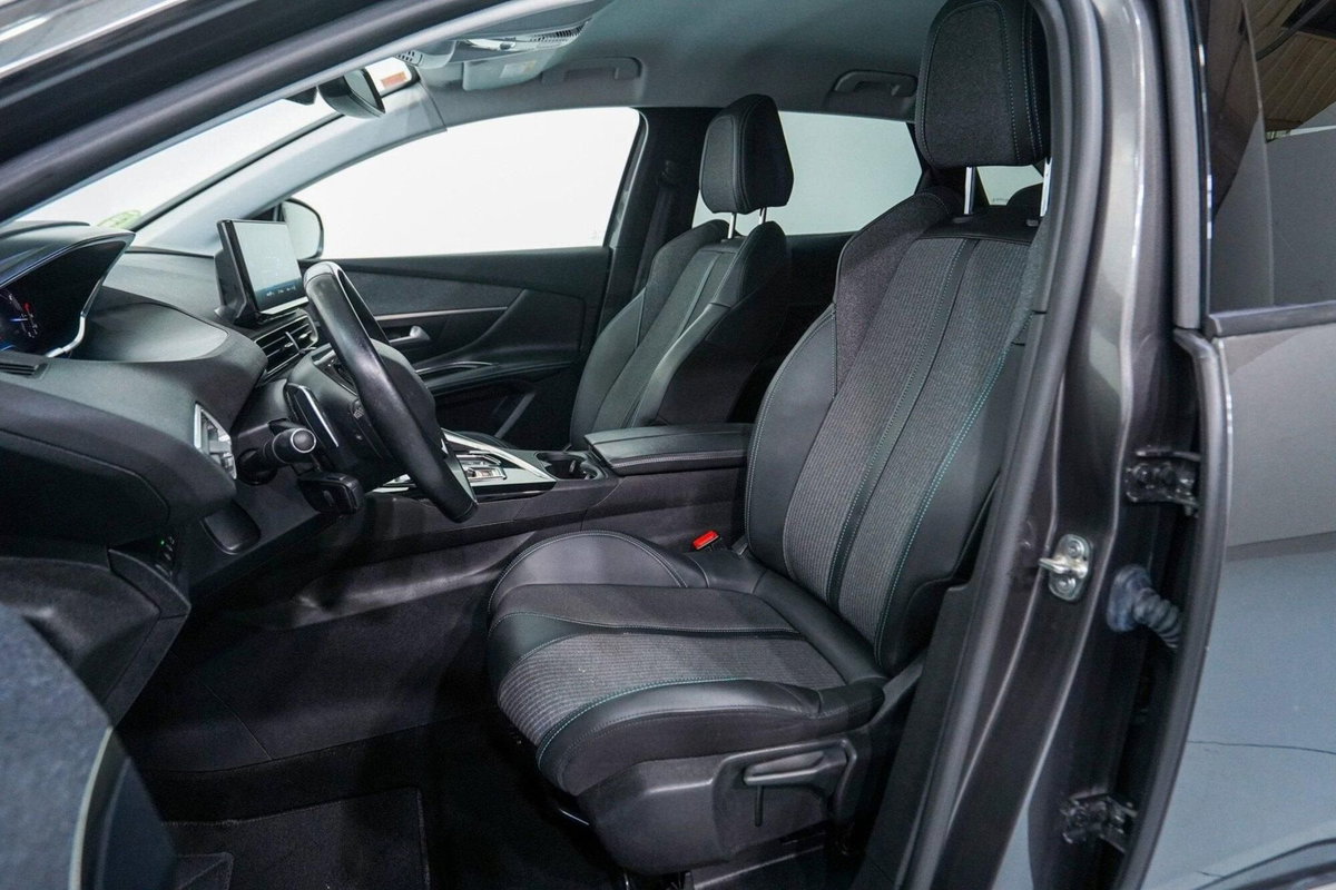 Peugeot 3008 BlueHDi 130 S&S EAT8 Allure Pack (4)