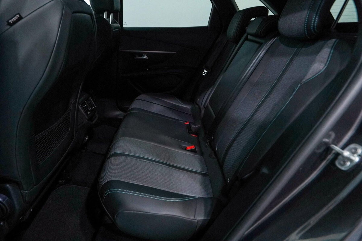 Peugeot 3008 BlueHDi 130 S&S EAT8 Allure Pack (5)