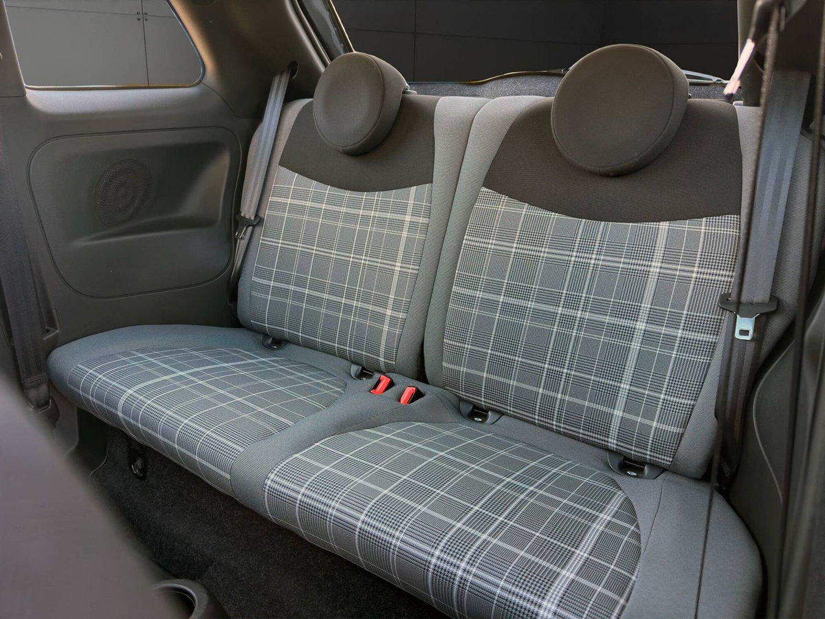 Fiat 500 1.0 Hybrid Rockstar (16)