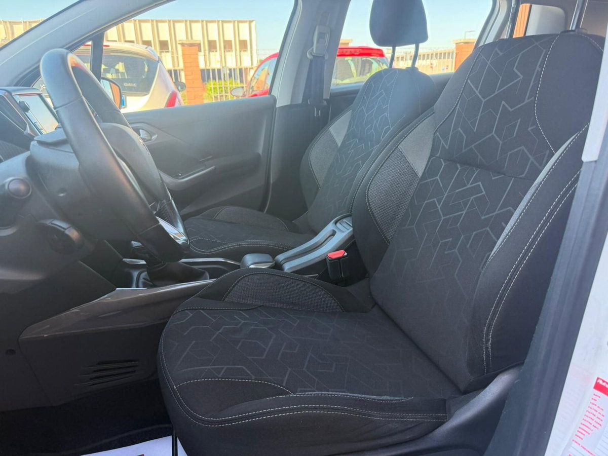 Peugeot 2008 75 Active (9)