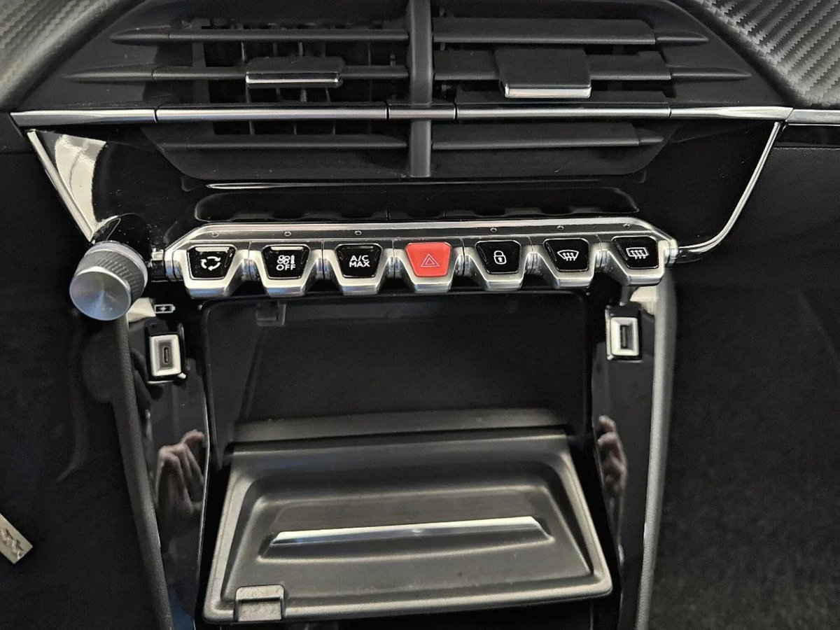 Peugeot 208 PureTech 100 Stop&Start EAT8 5 porte Allure Pack (8)
