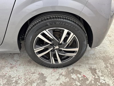 Peugeot 208 PureTech 100 Stop&Start EAT8 5 porte Allure Pack (9)