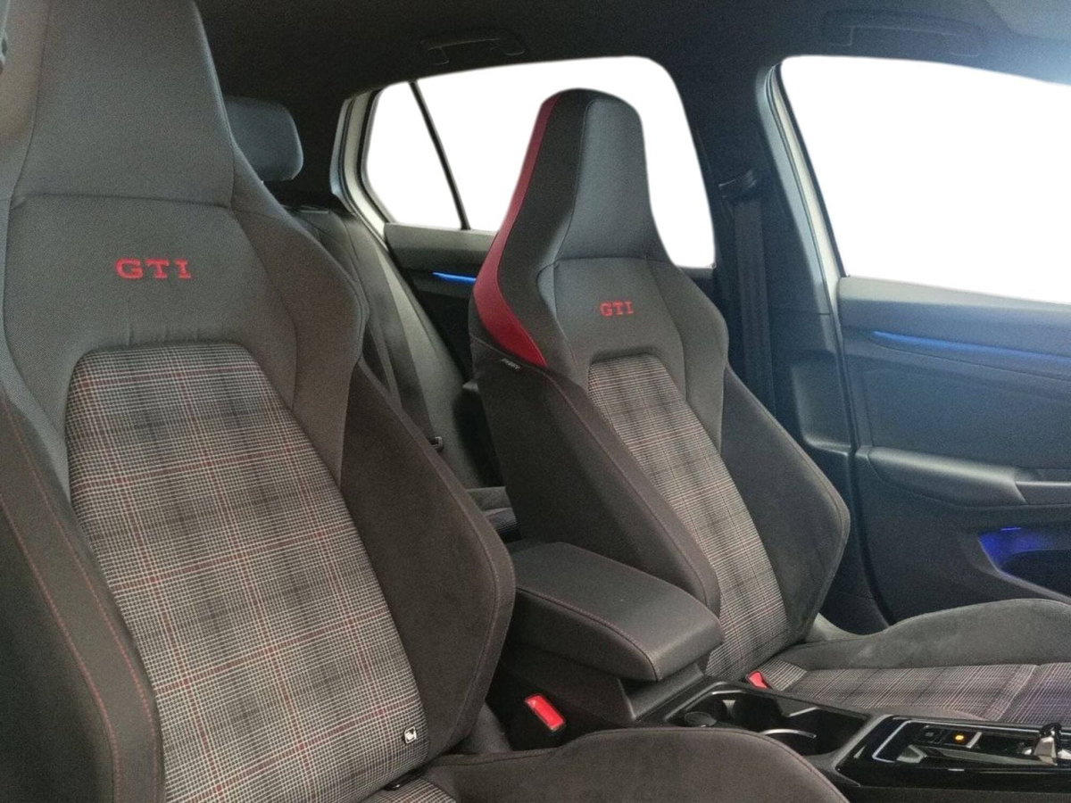 Volkswagen Golf 2.0 TSI GTI DSG (11)