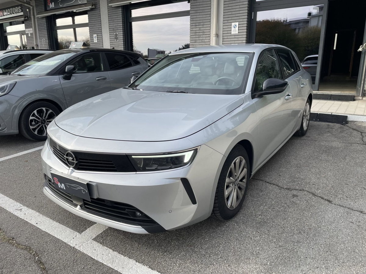 Opel Astra 1.2 t Edition s&s 110cv (2)