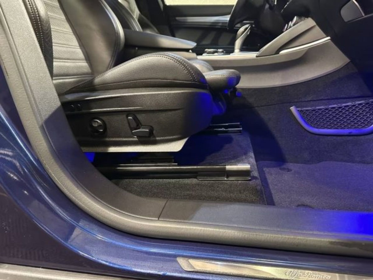 Alfa Romeo Stelvio Stelvio 2.0 Turbo 200 CV AT8 Q4 B-Tech (12)