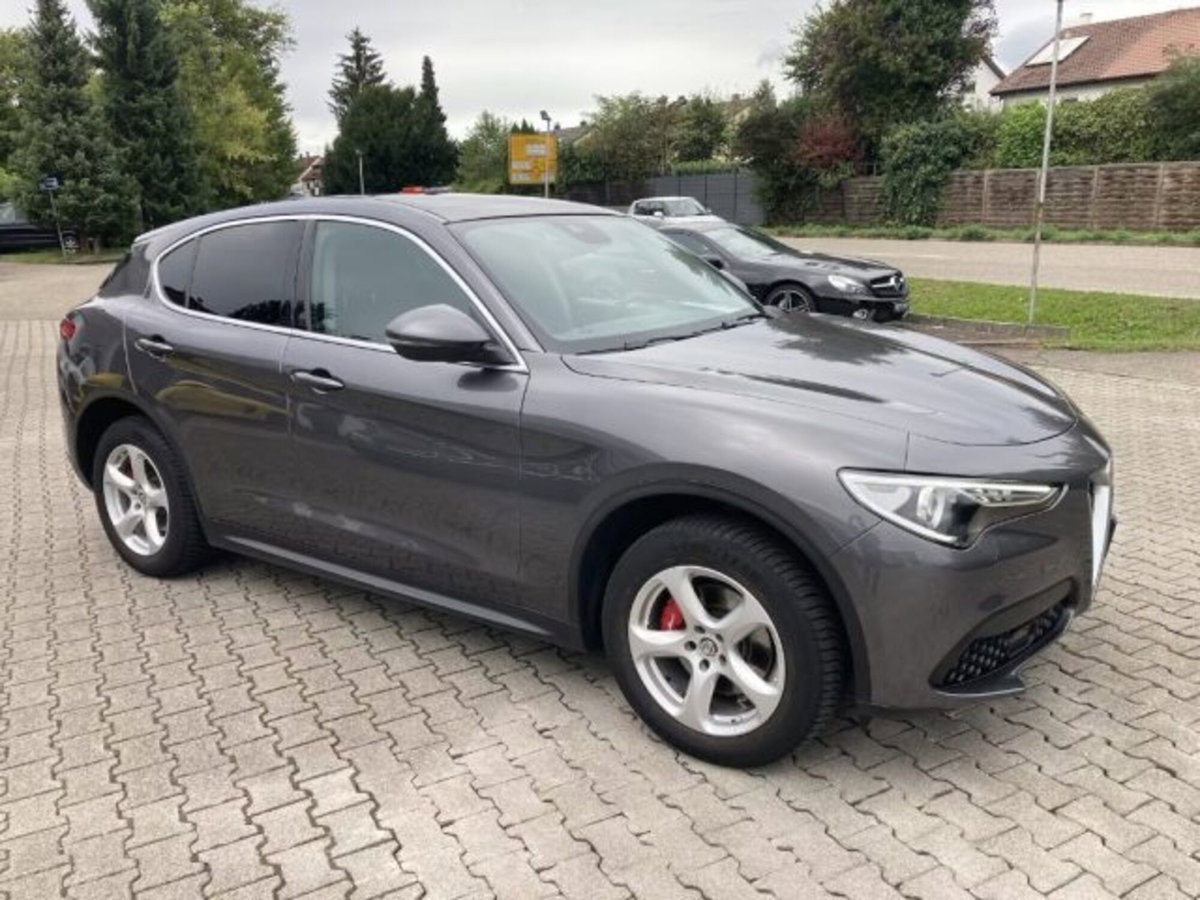 Alfa Romeo Stelvio Stelvio 2.0 Turbo 200 CV AT8 Q4 Sprint (2)