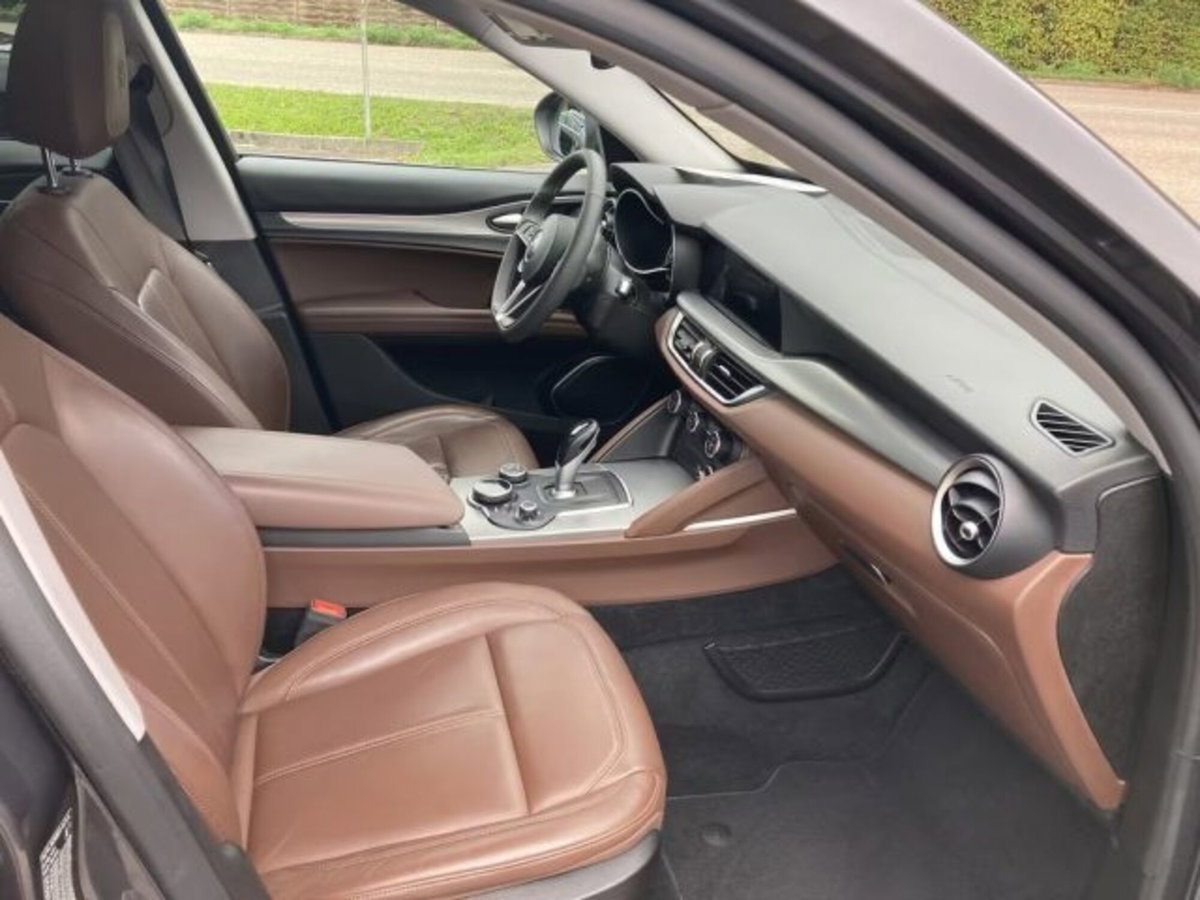 Alfa Romeo Stelvio Stelvio 2.0 Turbo 200 CV AT8 Q4 Sprint (5)