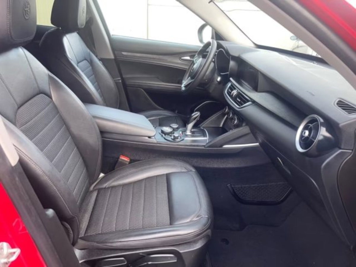 Alfa Romeo Stelvio Stelvio 2.0 Turbo 200 CV AT8 Q4 Super Business (11)