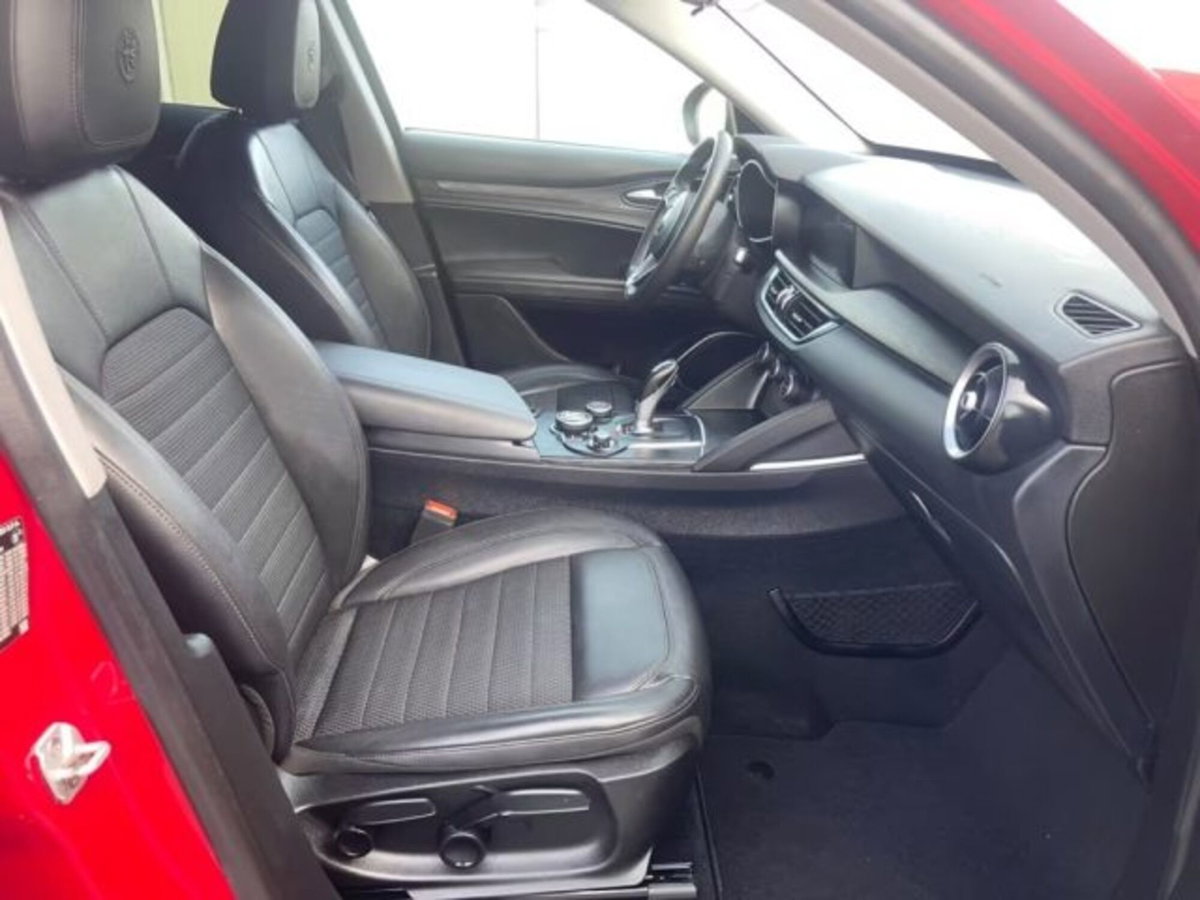 Alfa Romeo Stelvio Stelvio 2.0 Turbo 200 CV AT8 Q4 Super Business (12)