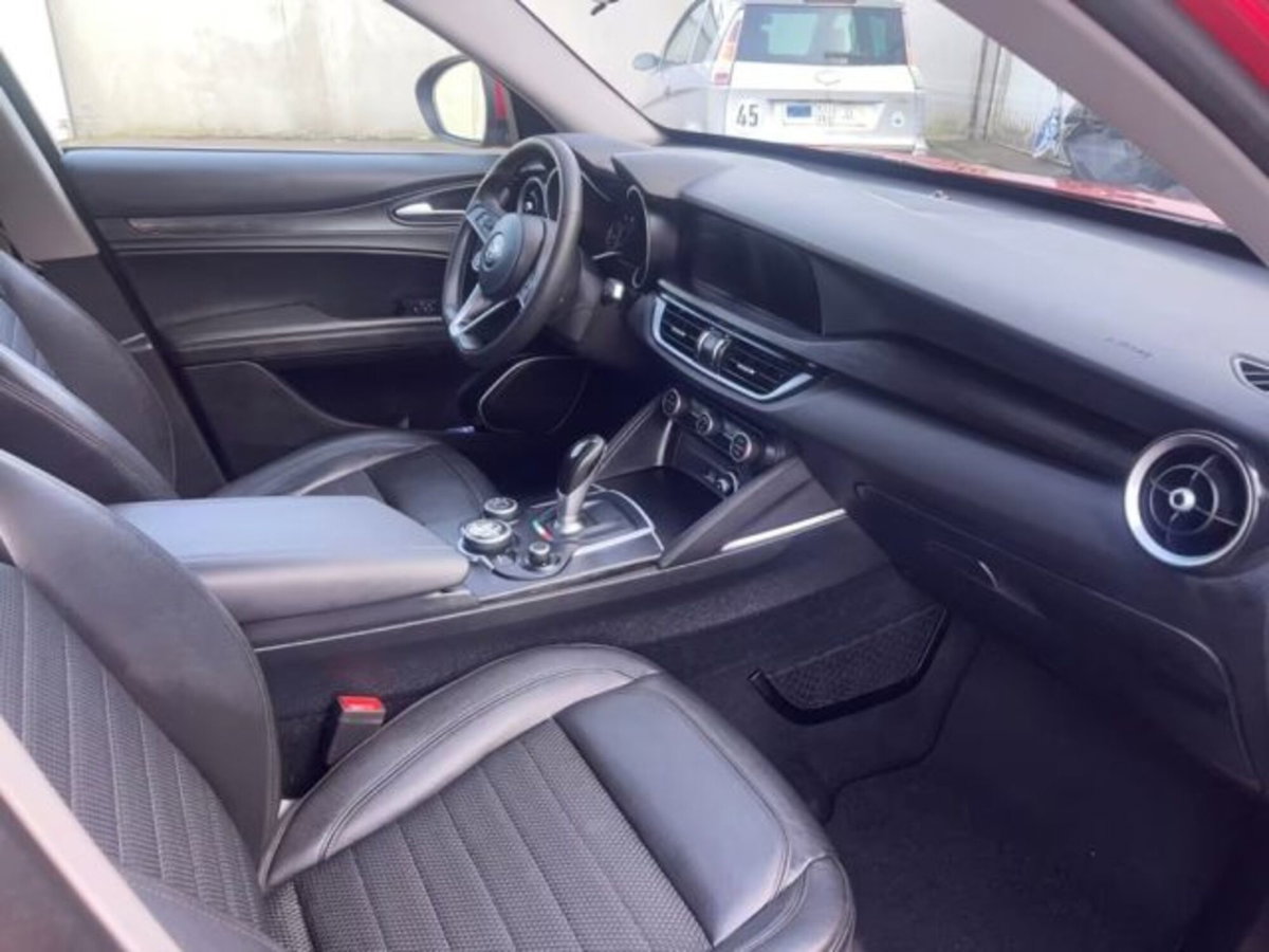 Alfa Romeo Stelvio Stelvio 2.0 Turbo 200 CV AT8 Q4 Super Business (13)