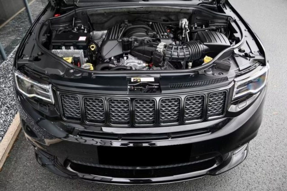 Jeep Grand Cherokee 6.4 V8 HEMI SRT (10)