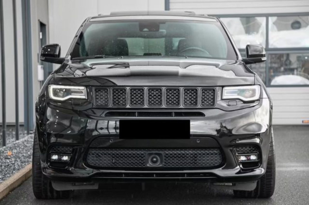 Jeep Grand Cherokee 6.4 V8 HEMI SRT (2)