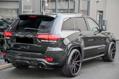 Jeep Grand Cherokee 6.4 V8 HEMI SRT (3)