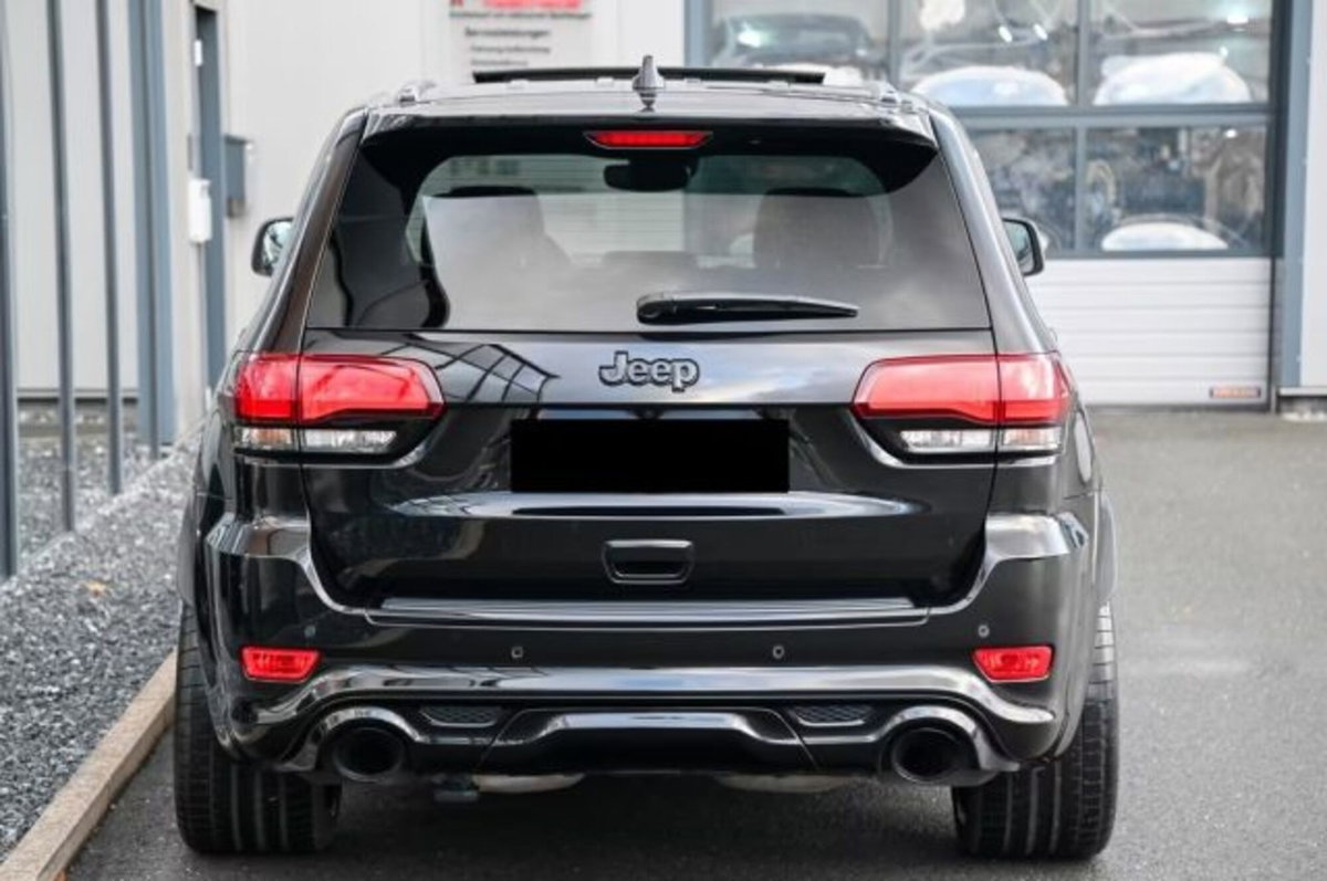 Jeep Grand Cherokee 6.4 V8 HEMI SRT (4)