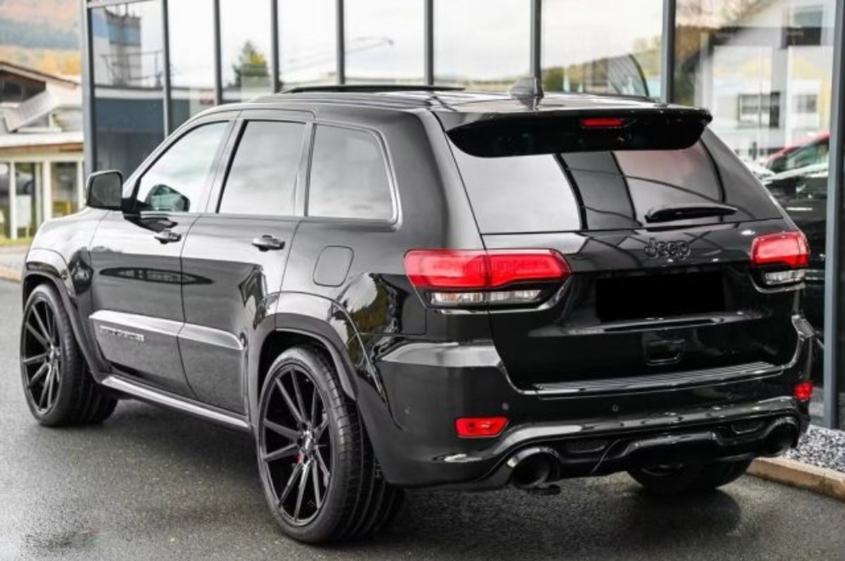 Jeep Grand Cherokee 6.4 V8 HEMI SRT (6)