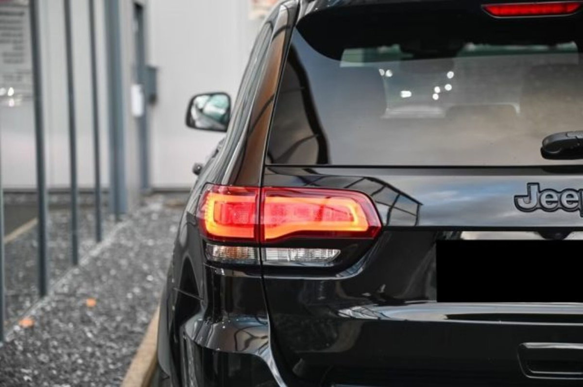Jeep Grand Cherokee 6.4 V8 HEMI SRT (9)