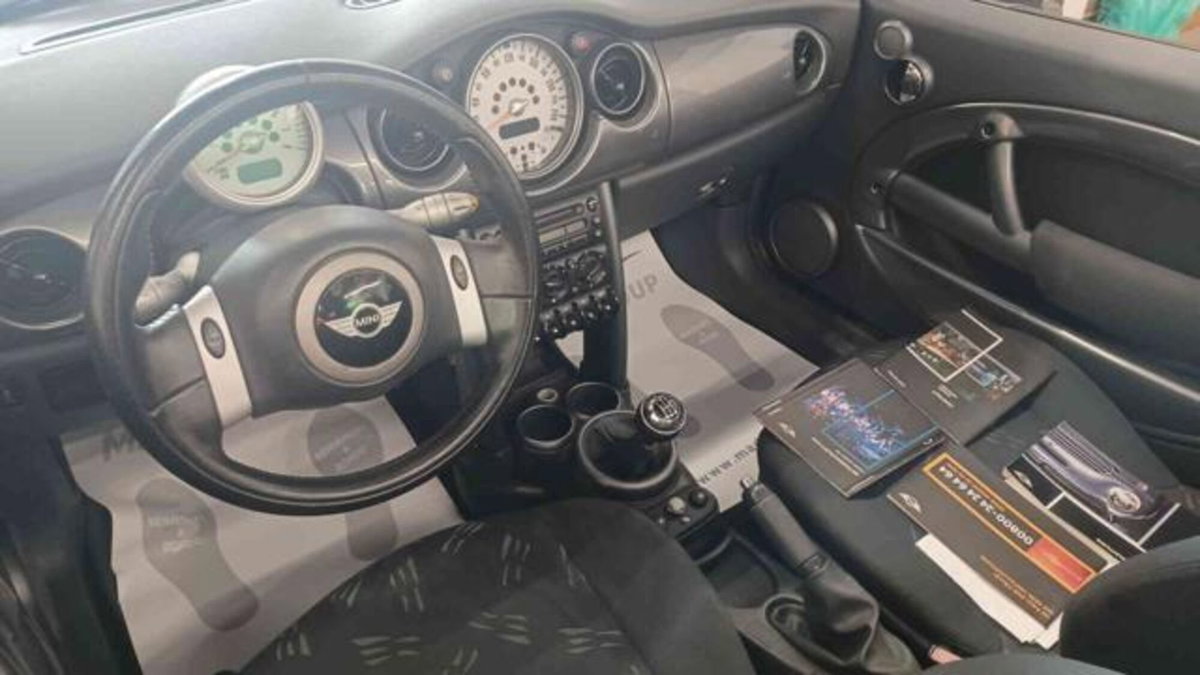 MINI Mini Cabrio 1.6 16V One Cabrio (11)