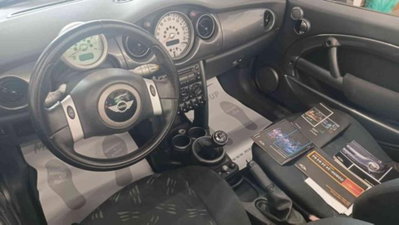 MINI Mini Cabrio 1.6 16V One Cabrio (11)