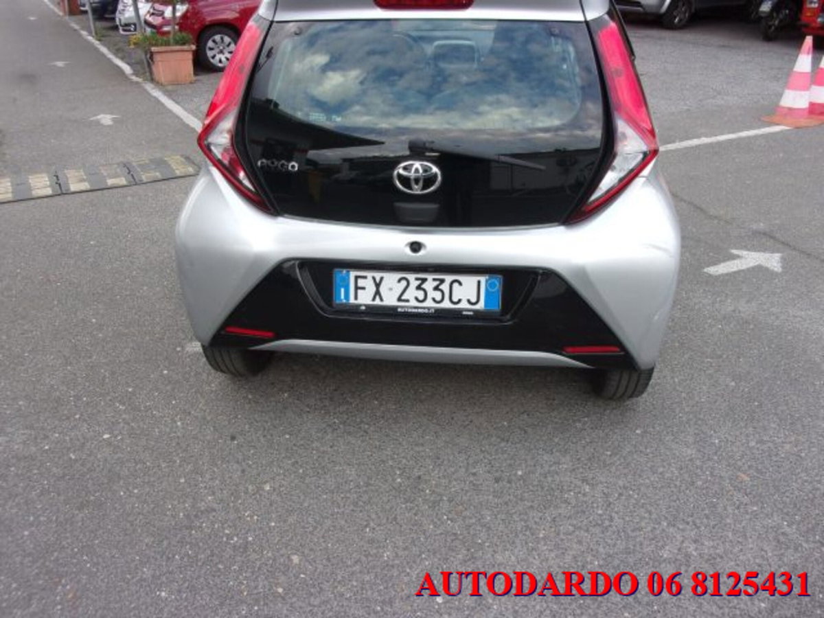 Toyota Aygo 1.0 VVT-i 69 CV 5 porte x-wave (13)