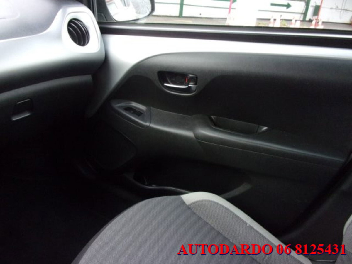 Toyota Aygo 1.0 VVT-i 69 CV 5 porte x-wave (6)