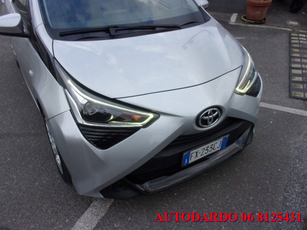Toyota Aygo 1.0 VVT-i 69 CV 5 porte x-wave (9)