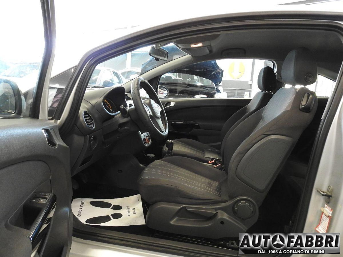 Opel Corsa 1.2 80CV 3 porte GPL-TECH Enjoy (13)