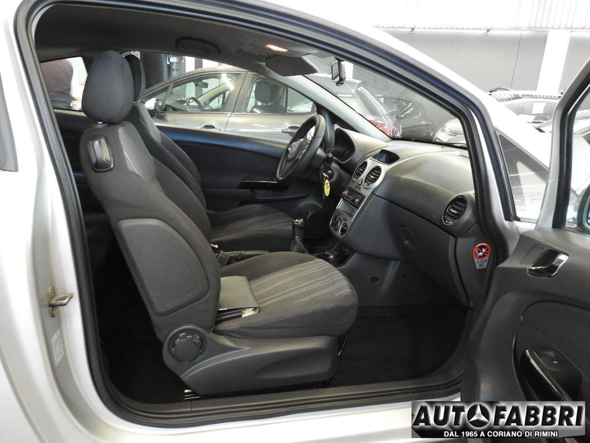 Opel Corsa 1.2 80CV 3 porte GPL-TECH Enjoy (8)