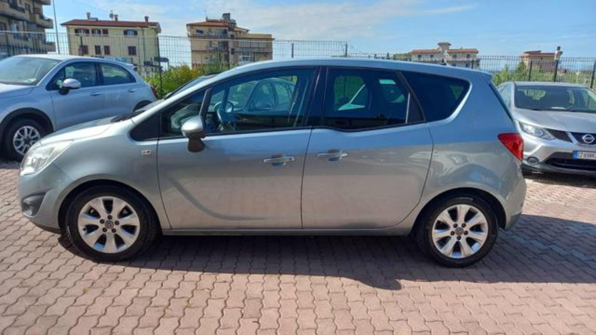 Opel Meriva 1.3 CDTI 95CV ecoFLEStart&Stop Cosmo (4)
