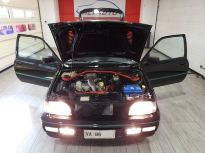 Ford Fiesta 1.6i turbo 3 porte (8)