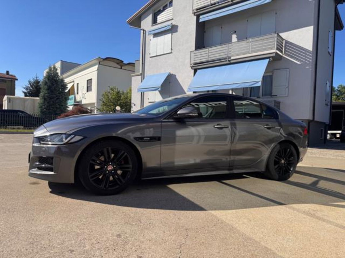 Jaguar XE 2.0 D 180 CV aut. S (5)