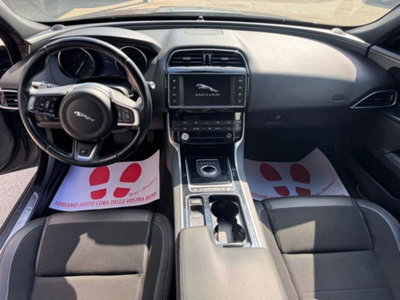 Jaguar XE 2.0 D 180 CV aut. Pure (9)