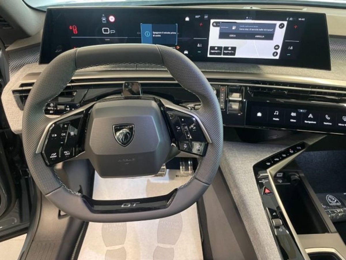 Peugeot 3008 1.2 hybrid GT Exclusive 145cv e-dcs6 (17)