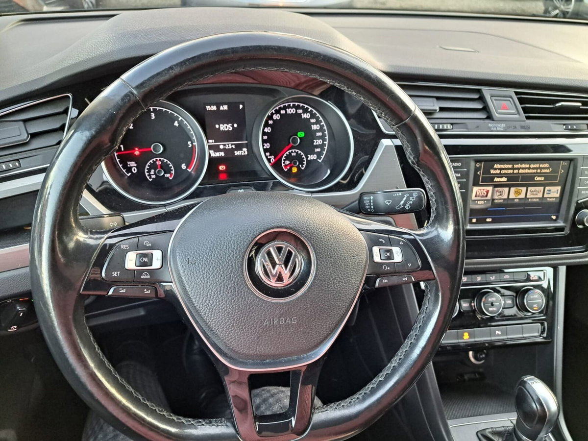 Volkswagen Touran 1.6 TDI 115 CV SCR DSG Highline BlueMotion Tech. (10)