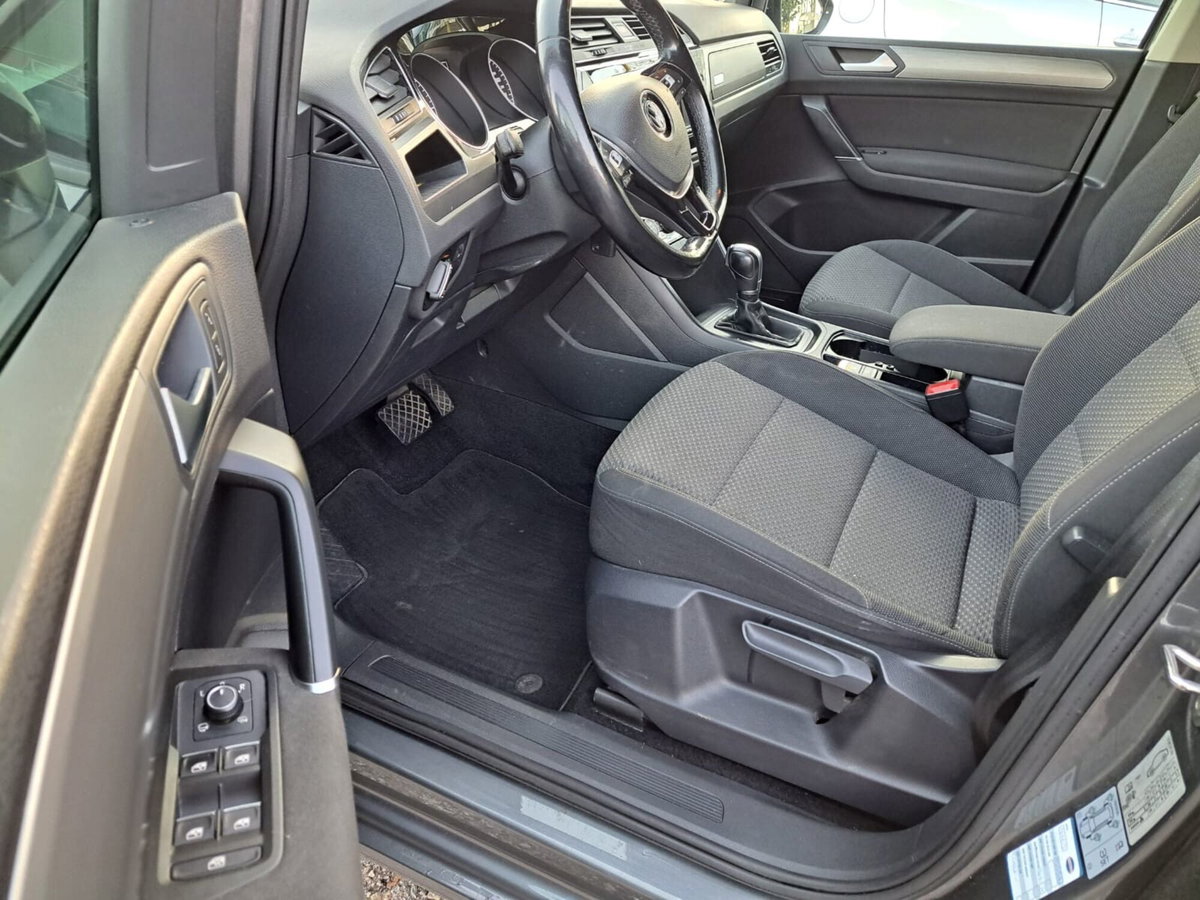 Volkswagen Touran 1.6 TDI 115 CV SCR DSG Highline BlueMotion Tech. (14)