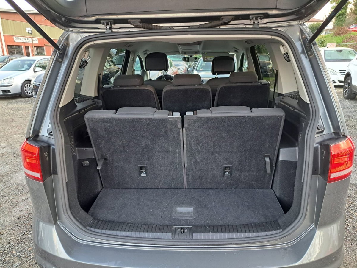 Volkswagen Touran 1.6 TDI 115 CV SCR DSG Highline BlueMotion Tech. (16)