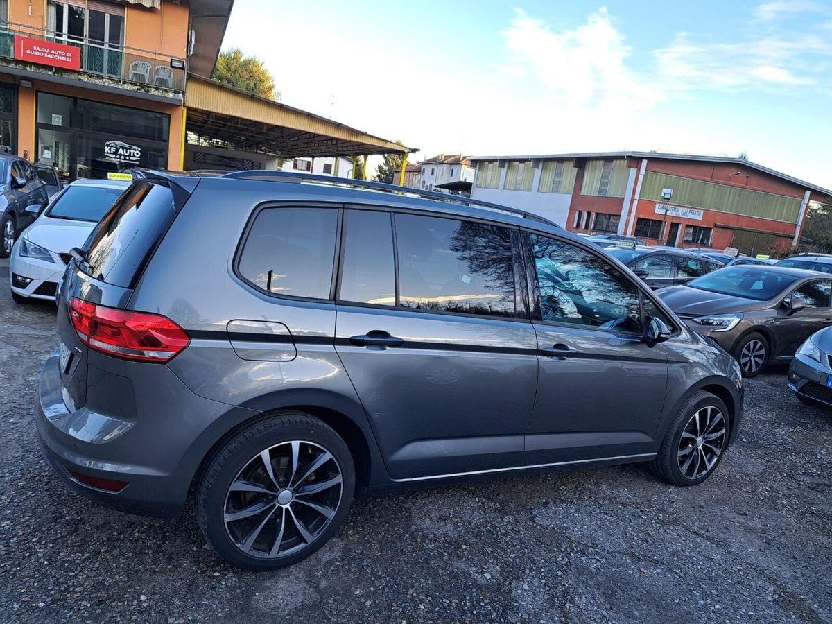 Volkswagen Touran 1.6 TDI 115 CV SCR DSG Highline BlueMotion Tech. (4)