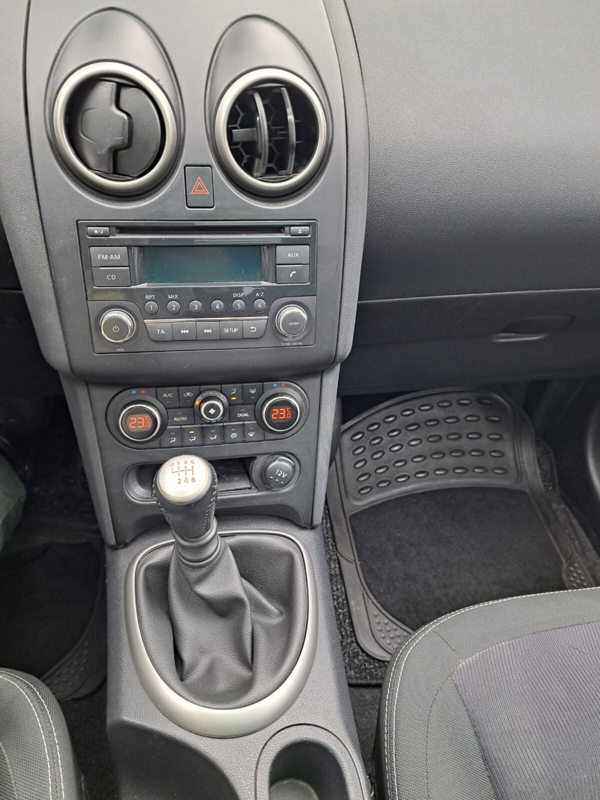 Nissan Qashqai 1.5 dCi DPF Acenta (17)