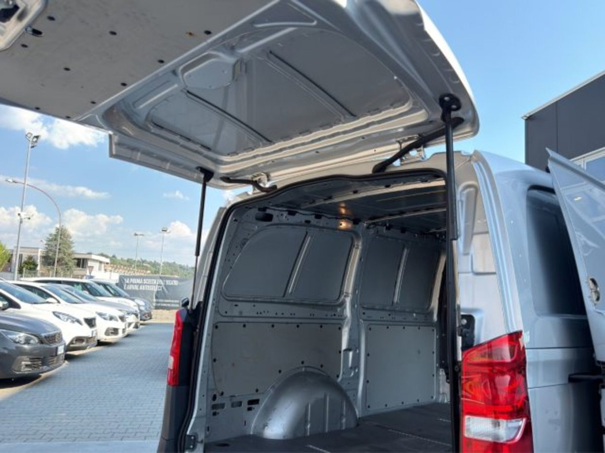 Mercedes-Benz Vito 2.2 113 CDI Kombi Crew Long (16)