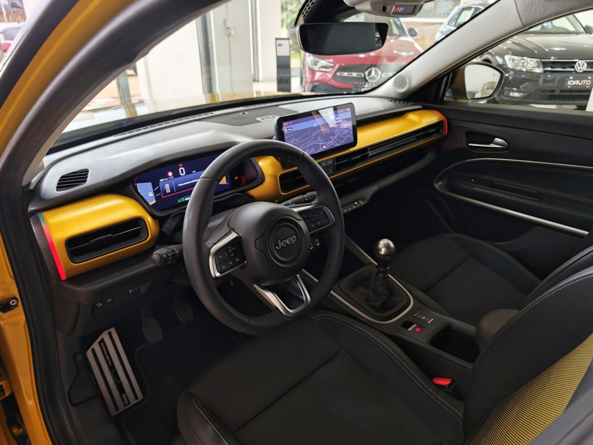 Jeep Avenger 1.2 turbo Summit fwd 100cv (13)