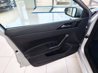 Volkswagen Polo 1.0 tsi Life 95cv (6)