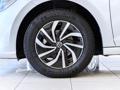 Volkswagen Polo 1.0 tsi Life 95cv (7)