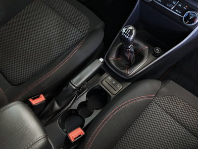 Ford Fiesta 1.0 Ecoboost Hybrid 125 CV DCT 5 porte ST-Line (14)